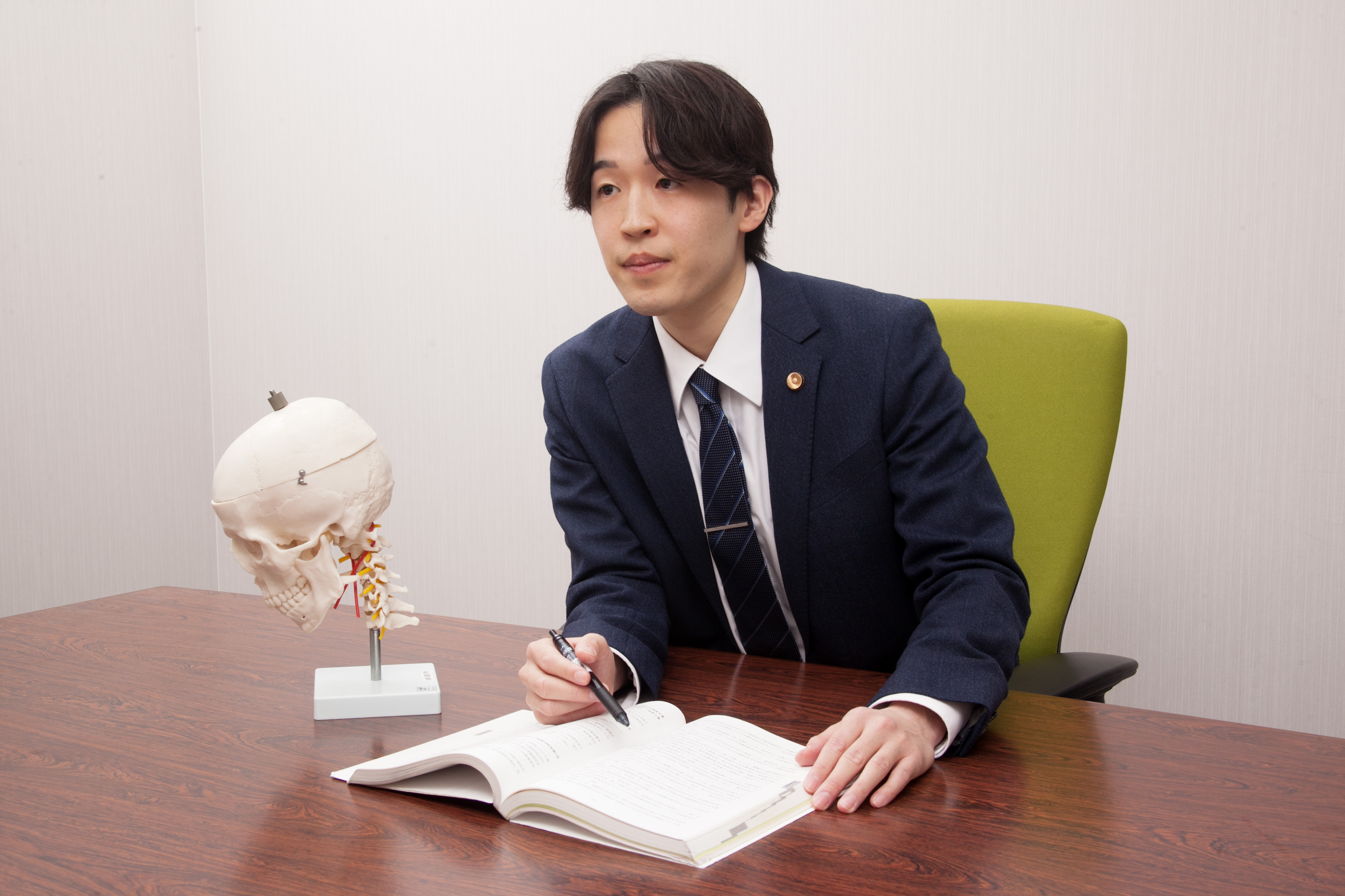 弁護士今瀬敬貴